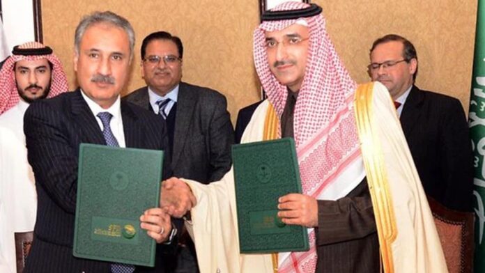 Pakistan, Saudi Arabia ink over $1bn oil sector agreement-business news - business news pakistan - business news today - business newspaper - business newspaper pakistan - pakistan business news - latest business news pakistan - top business news pakistan - pakistan economy news - business news pakistan stock exchange - BizTalk - Top Business news from Pakistan -